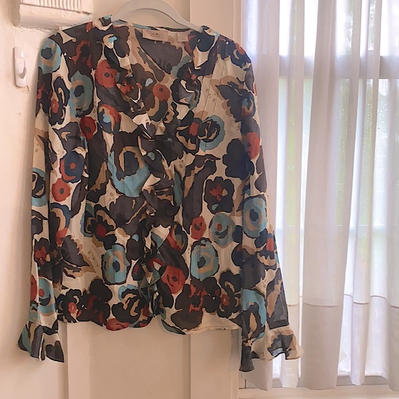 i.e. petite 100% Silk V-Neck Ruffled Floral Blouse - Picture 7 of 11
